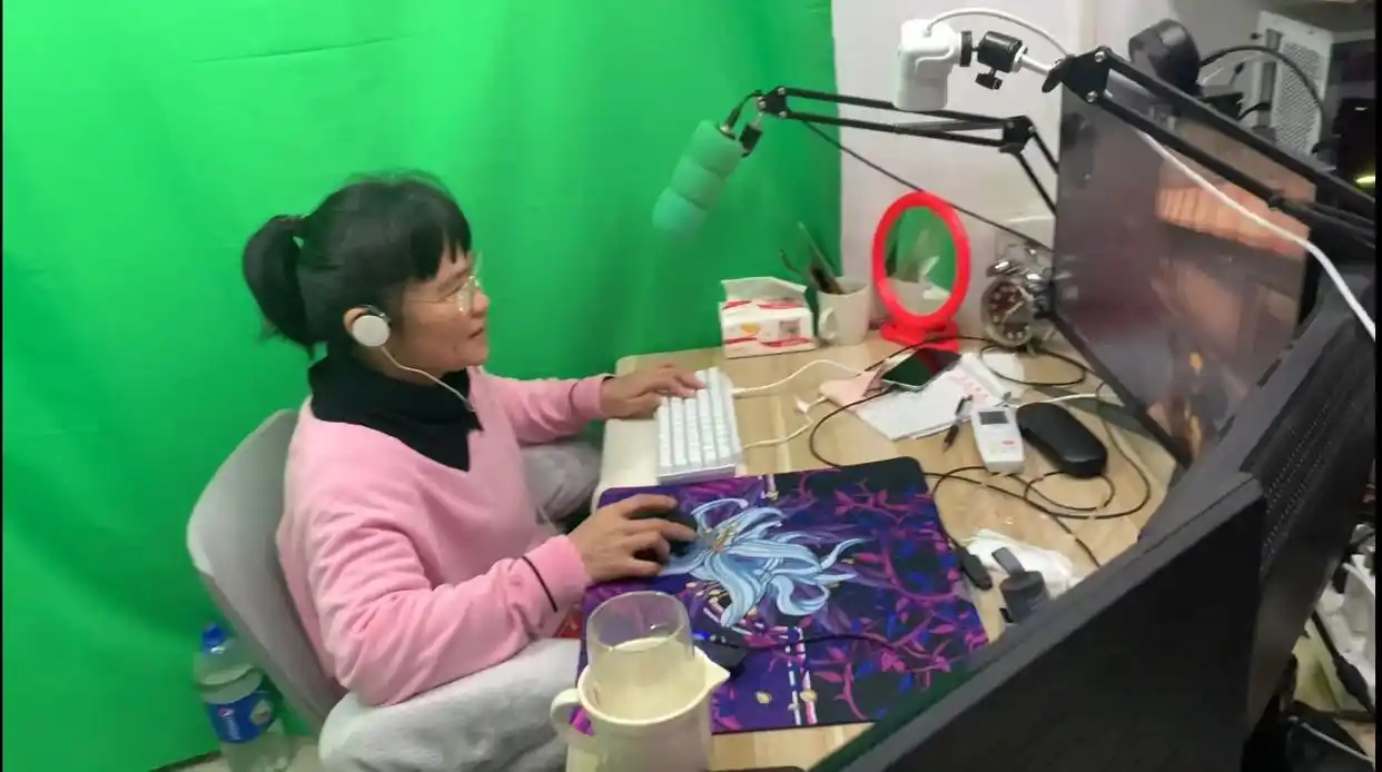 梅州“枪奶”：8000小时的枪声里与儿子重逢